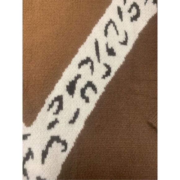 Colorblock Sweater - Picture 6 of 9